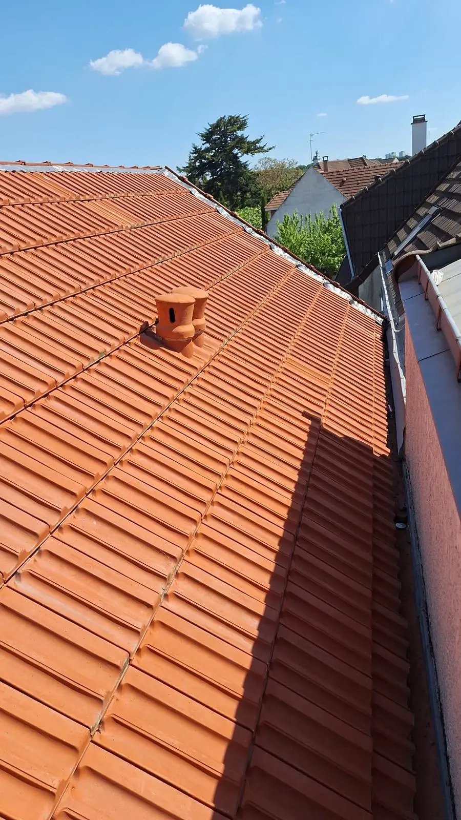 Signes d'infiltration et fuite de toiture à Paris